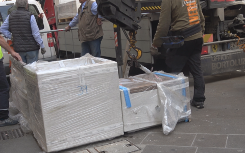 Ancona. Corso Garibaldi, arrivano i nuovi arredi: 24 panchine e 48 fioriere per il centro