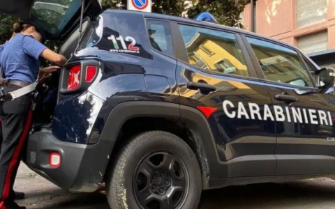 Anni di violenze fisiche e minacce di morte nei confronti della moglie e dei figli: condannato a oltre tre anni di carcere