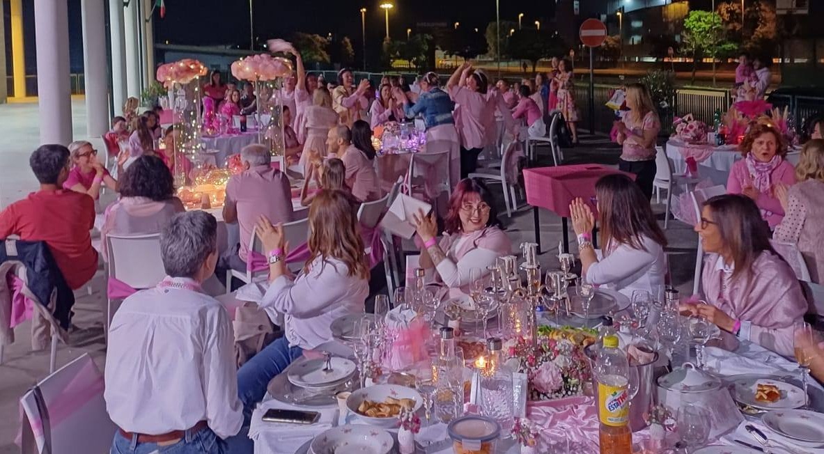 Antegnate si veste di rosa: grande successo per il pic nic solidale a sostegno della prevenzione