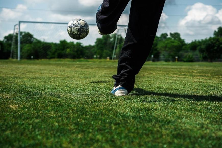 Arbitra di 16enne insultata e padre picchiato sugli spalti