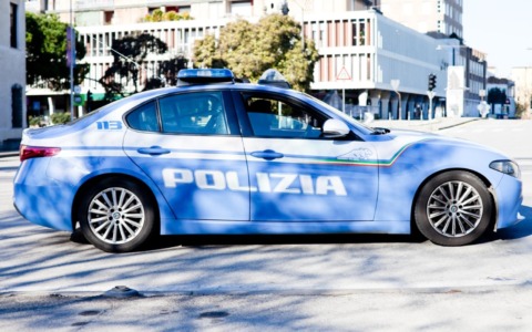 Arrestato pusher con eroina in strada: revoca del permesso e Daspo Willy