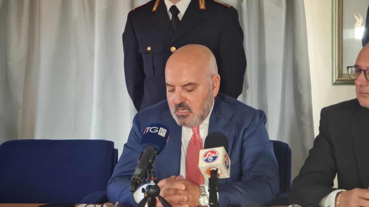 Atti persecutori, ammonimento per una donna
