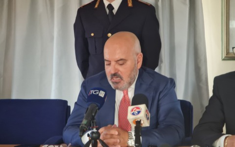 Atti persecutori, ammonimento per una donna
