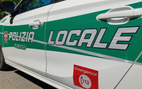 Auto “fantasma”: la Polizia Locale di Valenza scova prestanome con oltre 50 veicoli
