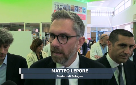 Auto sulla folla a Modena: Lepore ringrazia Mattarella e Meloni per la vicinanza