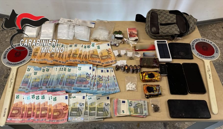 Aveva con sè coca, hashish e 2.900 euro in contanti, arrestato spacciatore