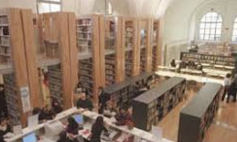 Biblioteca Delfini: è scontro Comune – Sindacato per regolarizzare i precari