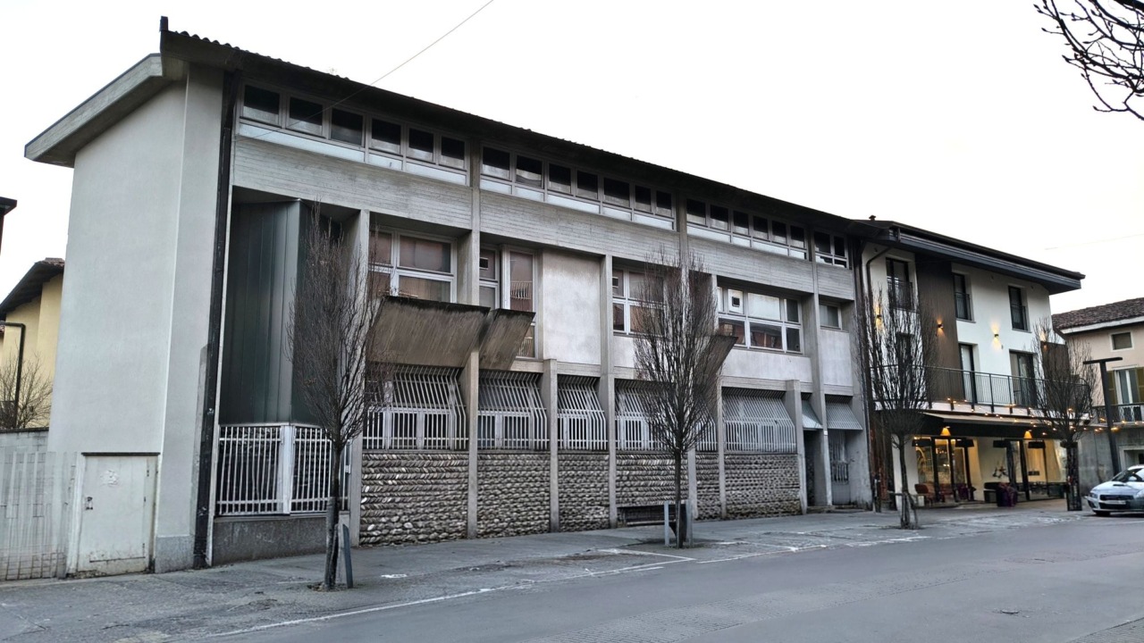 Bocciata la mozione del centrodestra contro la vendita della ex Bcc di via Rocca
