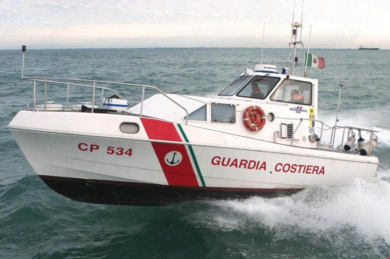 Cadavere in mare, accertamenti in corso