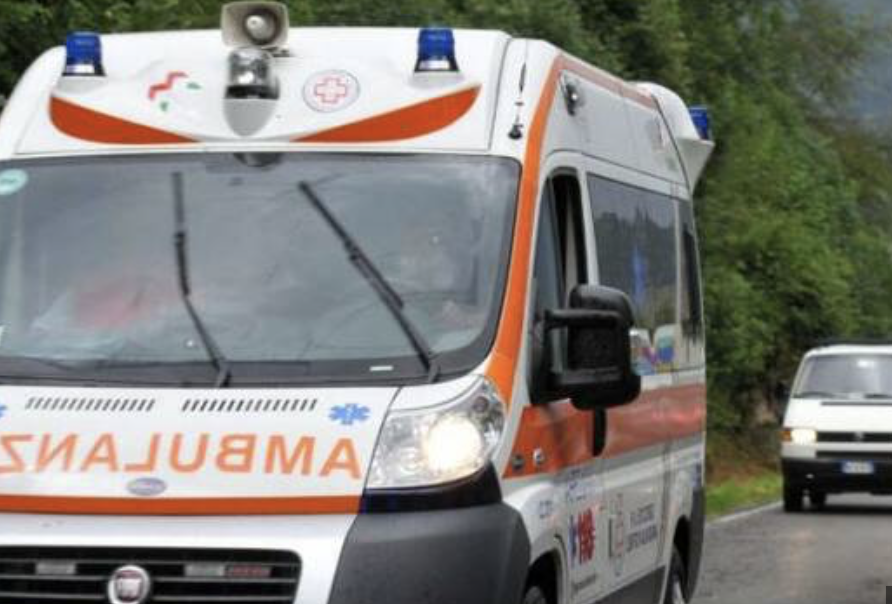 Campi Bisenzio, mano dentro un rullo: incidente in fabbrica