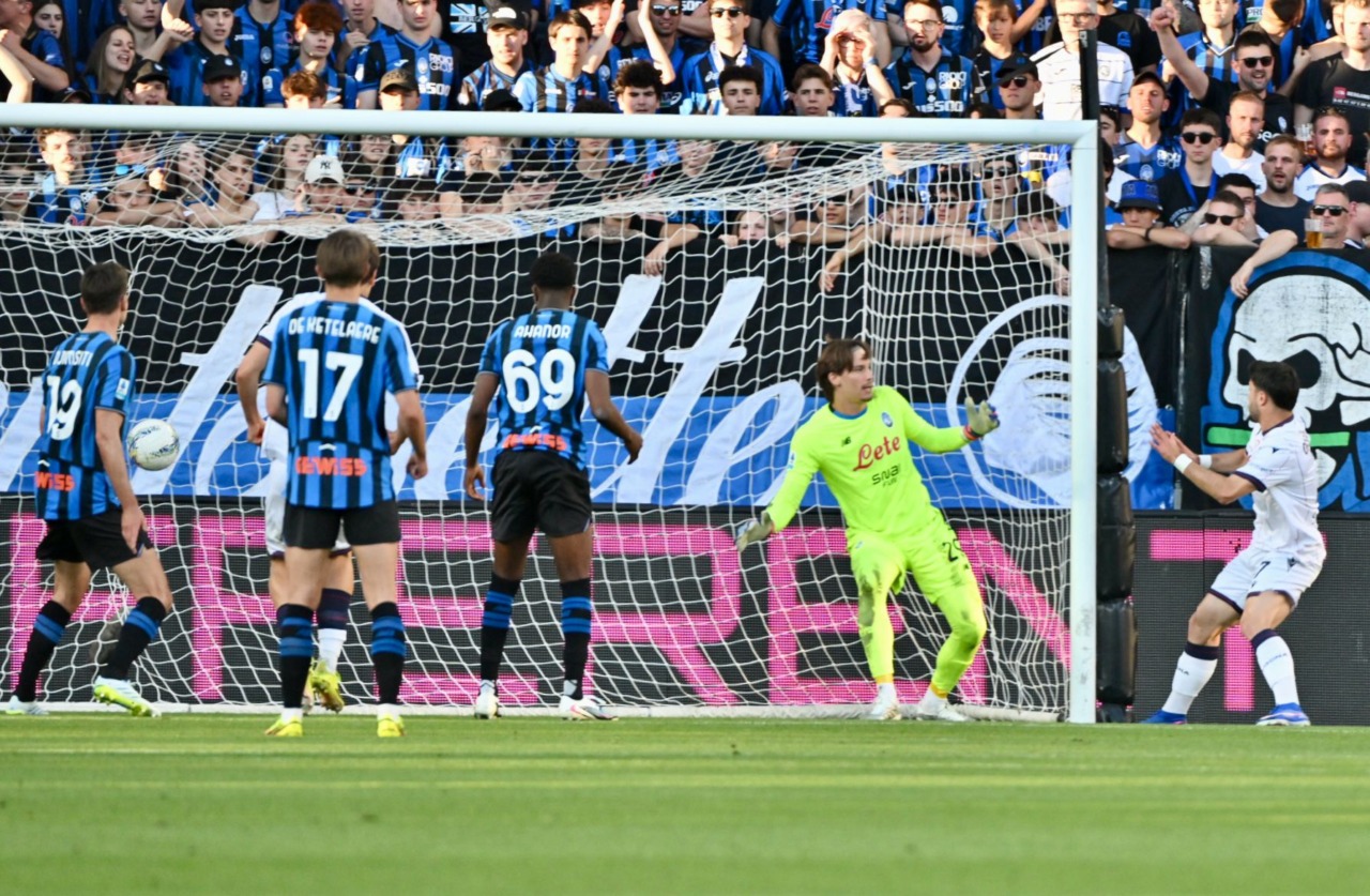 Carnesecchi ancora il migliore. Ederson e CDK positivi, ma davanti si vede poco o nulla