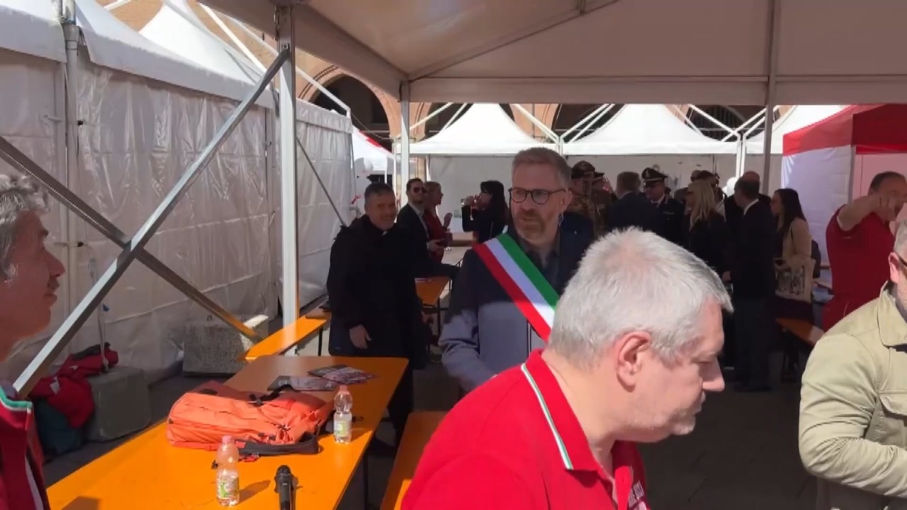 Celebrati in Piazza Maggiore i 160 della Croce Rossa italiana