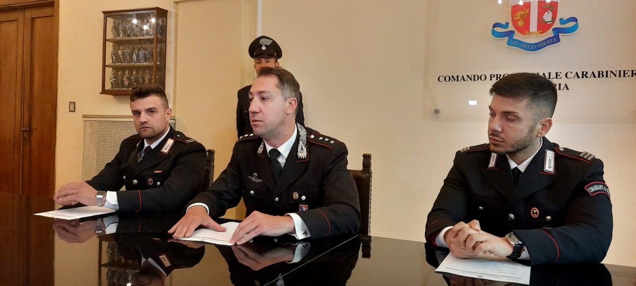 Colpi di pistola contro il Comune e la scuola di Stazzano: identificati i responsabili