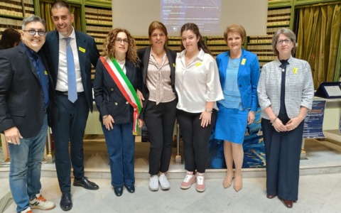 Con il suo racconto sul bullismo ha conquistato il Parlamento: la storia di Lisa, 13 anni