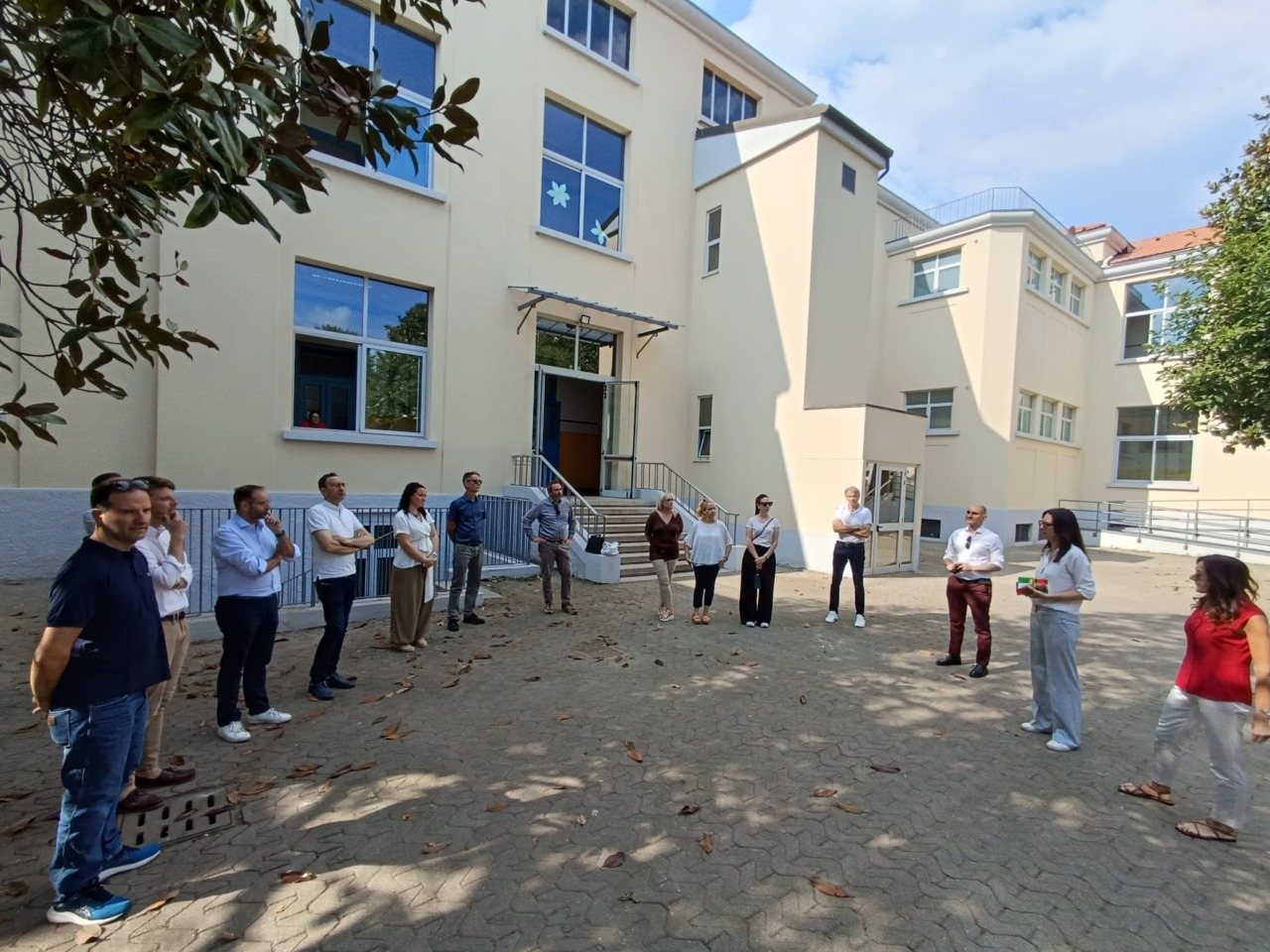 Consegnata la scuola primaria Manzoni dopo mesi di cantiere e impalcature
