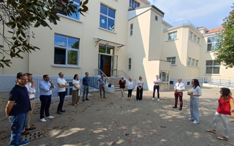 Consegnata la scuola primaria Manzoni dopo mesi di cantiere e impalcature