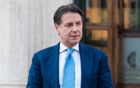 Conte: “Tassare gli extraprofitti delle grandi aziende”