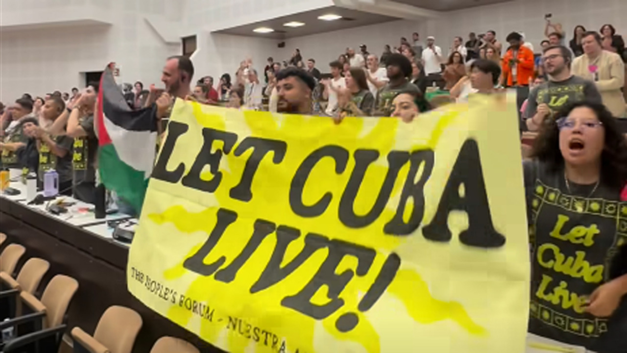 Cuba tra blackout e carenza di acqua e carburanti: a L’Avana divampano le proteste