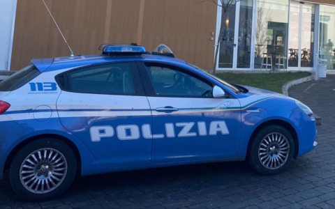 Dalla segnalazione per lite alla scoperta della droga: tre denunciati