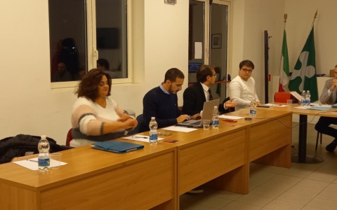 Debora Piazza scaricata dal suo gruppo consiliare: “Distanza incolmabile dalle sue dichiarazioni”