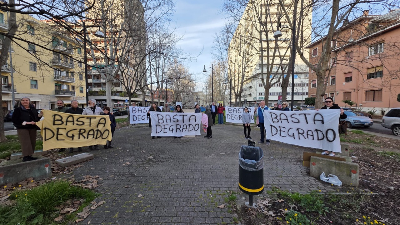 Degrado in via Don Morosini, l’opposizione chiede un consiglio comunale straordinario