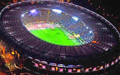 Il Derby Roma – Lazio si giochera’ domenica alle 12.30
