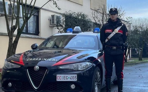 Dissidi di vicinato: 42enne denunciato per lesioni personali e minaccia
