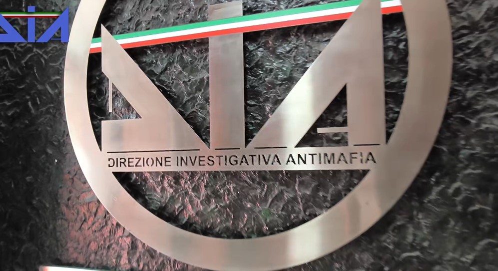 Droga e intimidazioni, confiscati beni per due milioni di euro a padre e figlio