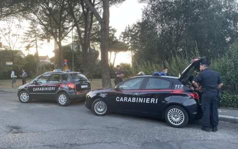 Empoli, terrore in un negozio: rapinata la titolare