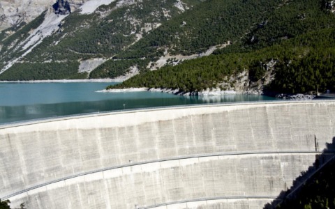 Energia idroelettrica, oltre 307 mila euro a sostegno di scuole, sport, assistenza e oratori