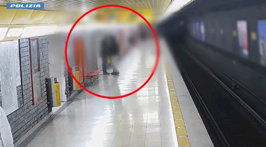 Erano il terrore della metropolitana: in carcere 4 rapinatori seriali