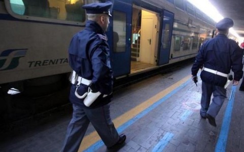 Fermato il molestatore dei treni, incubo delle giovani passeggere