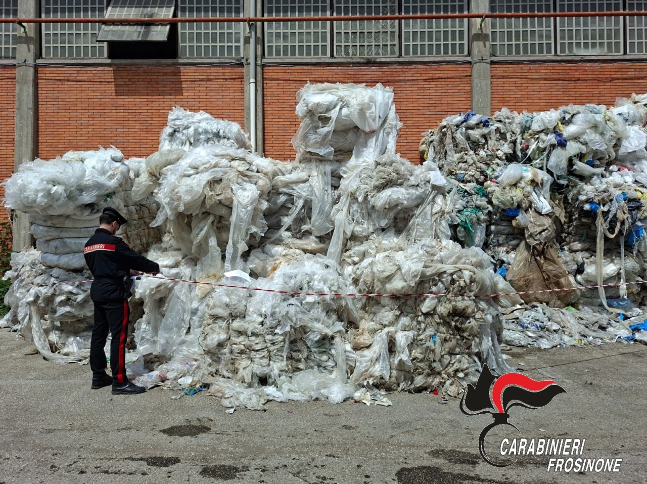 Gestione illecita di rifiuti, sequestrato uno stabilimento industriale