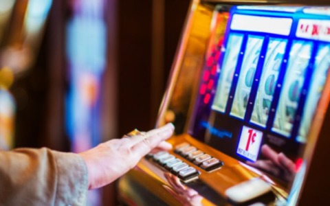 Gioco d’azzardo nel Distretto ceramico:  segnali un pò incoraggianti