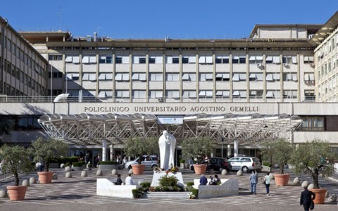 Gita da incubo: 25 studenti ricoverati per intossicazione
