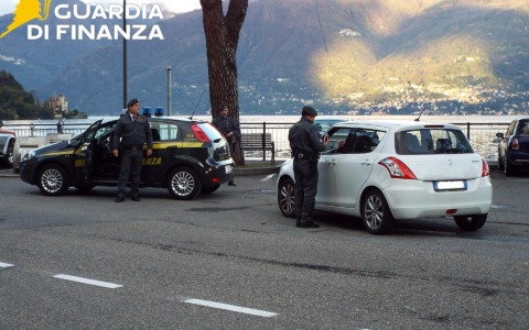 Guardia di finanza, scoperto Ncc abusivo sulla statale Regina