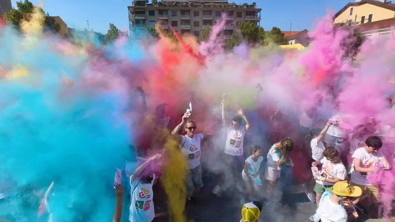 Hope Color, la carica dei novecento TUTTE LE FOTO