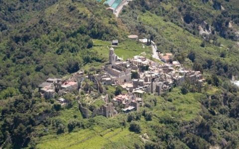 Il documentario di Report sui “resilient” di Bussana Vecchia vince Festival a New York