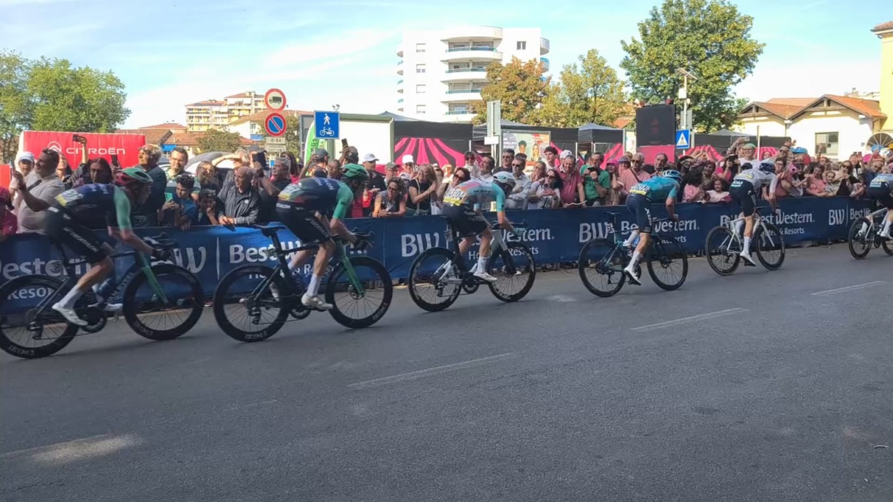 Il Giro d’Italia accolto da un territorio in festa. Oggi l’arrivo a Novi Ligure