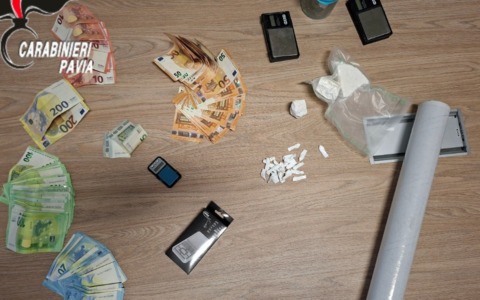 Il “Market della Cocaina” viaggiava in auto: tre arresti e sequestro di 350 grammi di droga