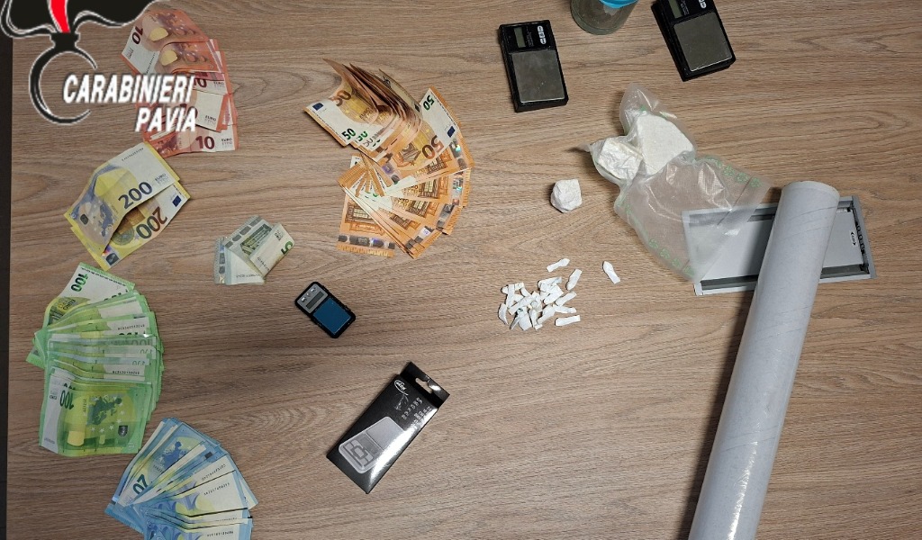 Il “Market della Cocaina” viaggiava in auto: tre arresti e sequestro di 350 grammi di droga