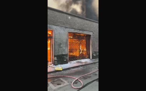 Incendio a Casale Monferrato, fumo tossico da un negozio di videocassette