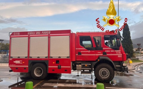 Incendio in un appartamento a Grosseto, morto un uomo di 66 anni
