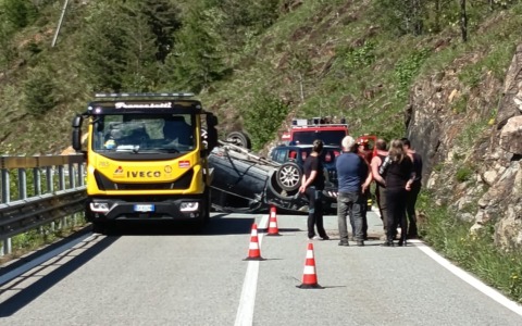 Incidente a Germagnano: auto si ribalta in Località Pian Bausano, ferita una donna