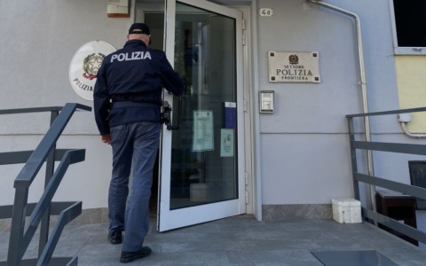 Ingressi illegali dalla Turchia all’Europa, sgominato traffico di migranti