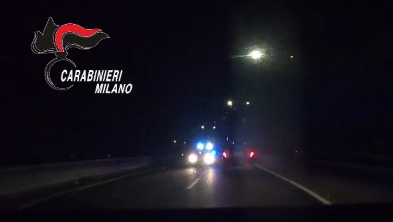 Inseguimento dei Carabinieri, un malvivente fugge dentro la caserma IL VIDEO