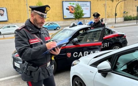 Inseguiti da baby gang all’uscita dalla discoteca
