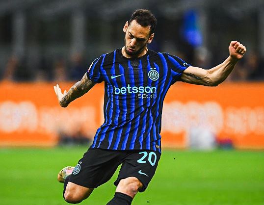 Inter, Montella accoglie Calhanoglu: “Ringrazio la società”