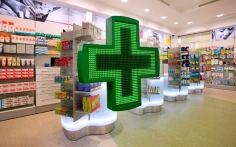 Irregolarità nella gestione dei farmaci: chiusa una farmacia a Goito