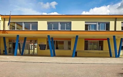 ISS Bianchini-Filosi, interdetto l’ingresso di Via Marandola per aggressività dei gabbiani